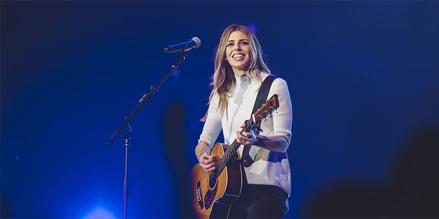 Hillsong S Brooke Ligertwood On Authority And Responsibility In Worship Relevant