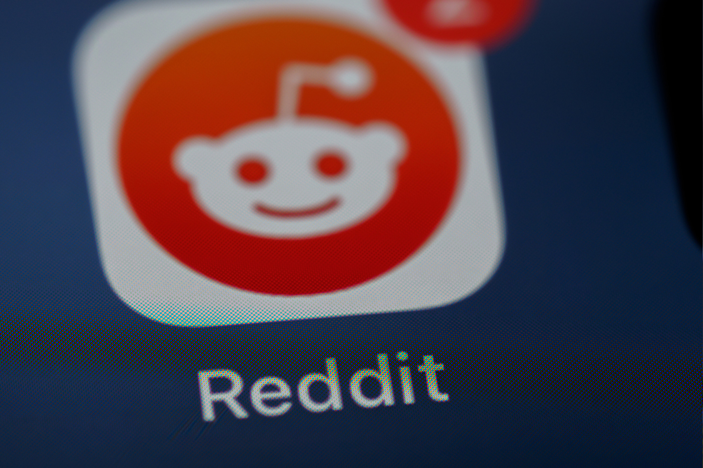 An Anti-Porn Organization Wants to Clean Up Reddit